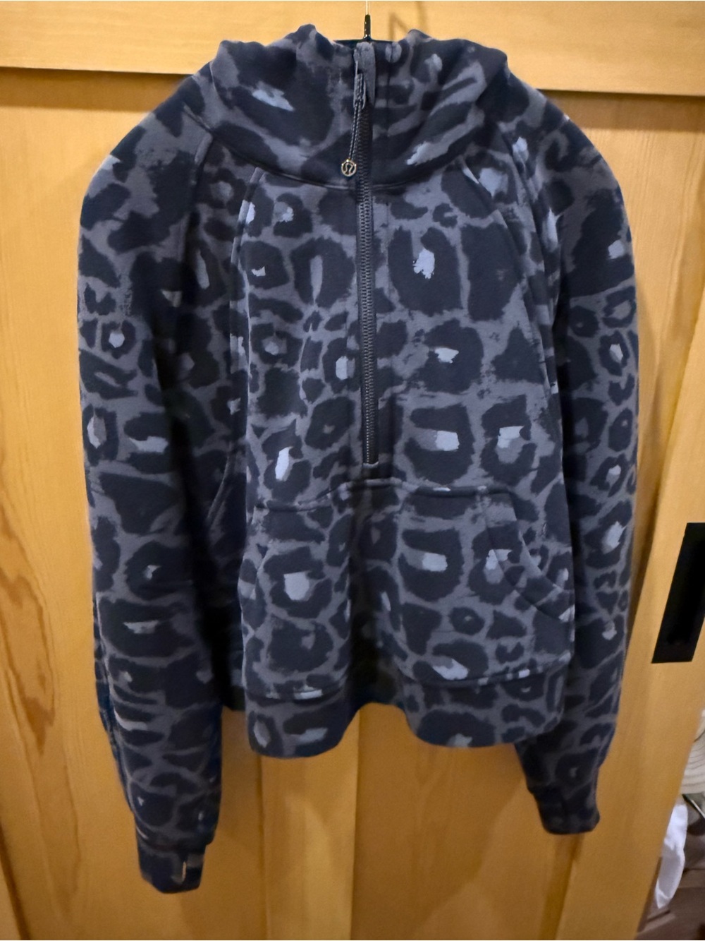 NWOT RARE Lululemon Scuba Oversized Half-Zip Spray Leopard Grey Black XS/S